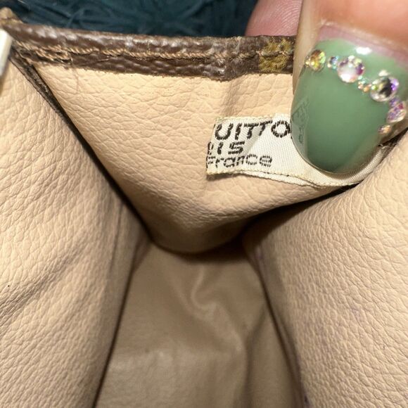 Authentic Louis Vuitton Monogram Toiletry Pouch 26 M47542 - Picture 13 of 15